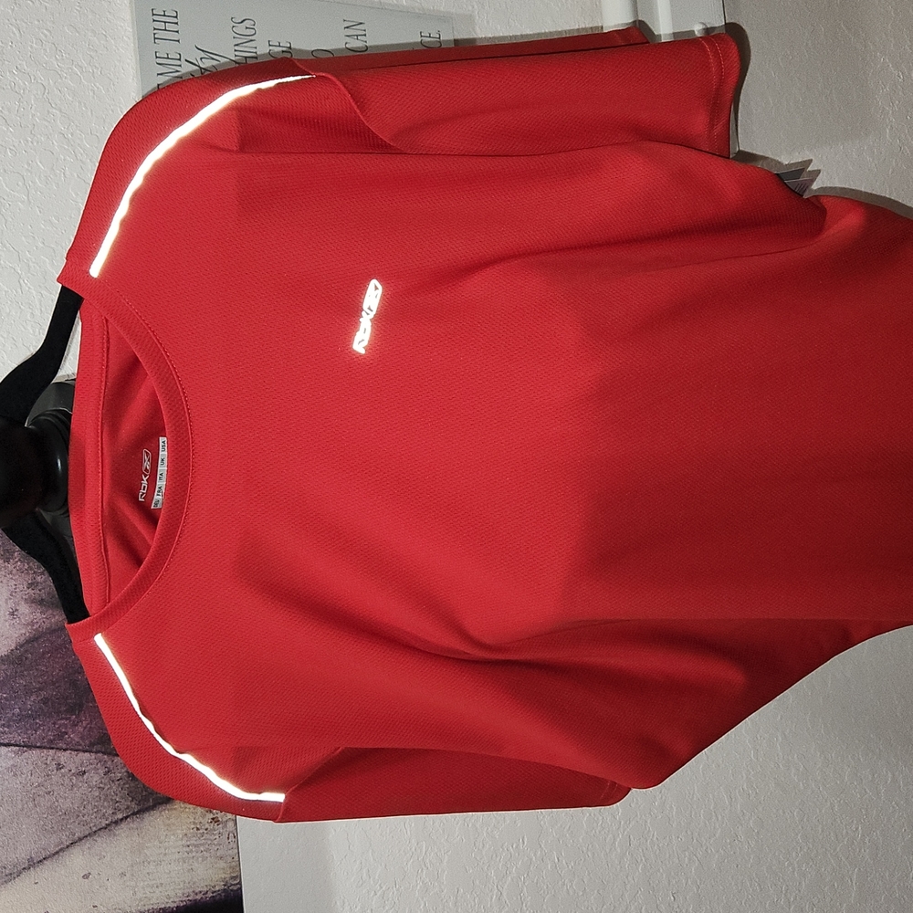 Reebok XXL Mens Dryfit red w/ Reflective logo and stripes.